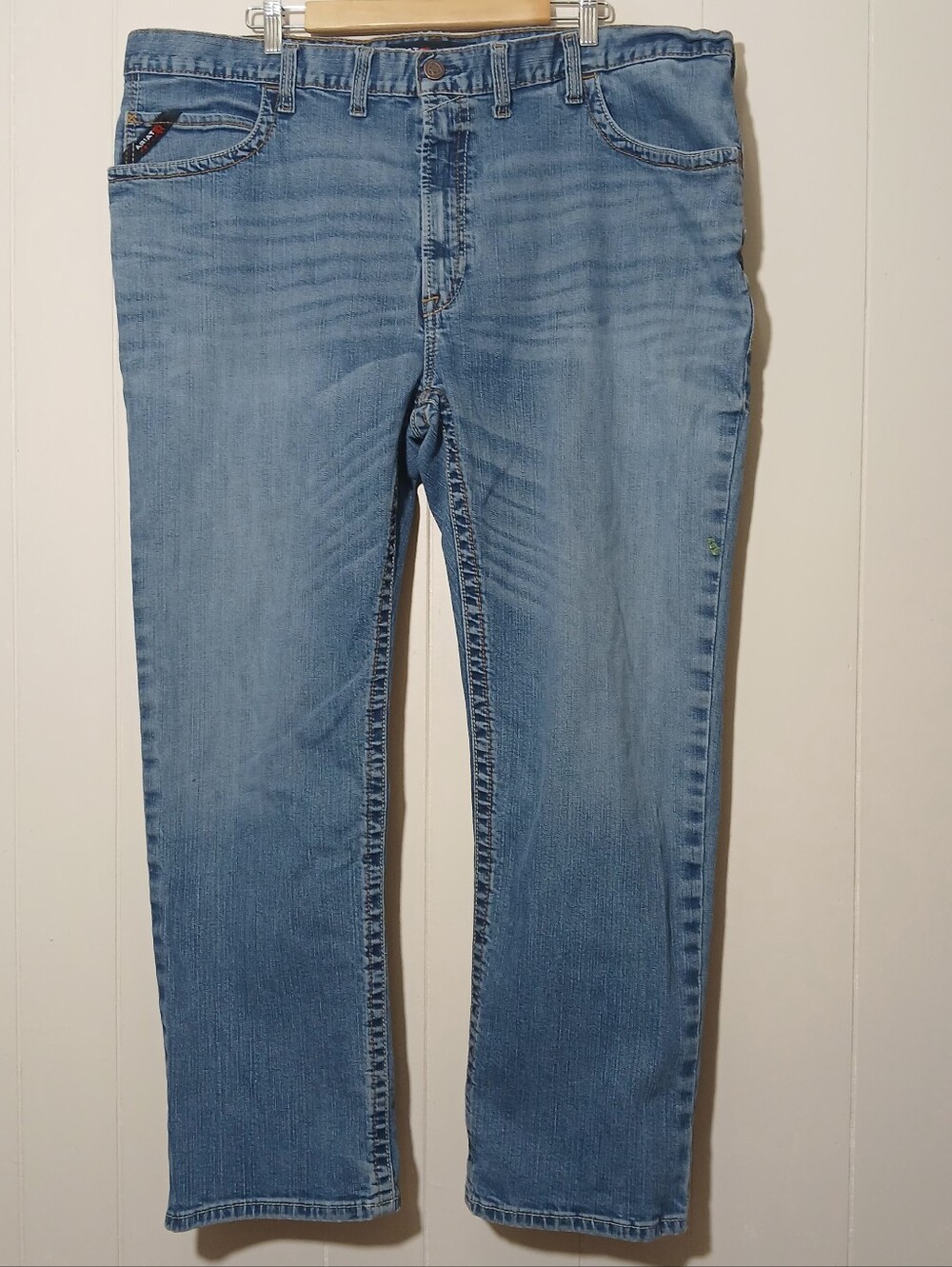 Ariat Men Jeans FR M4 Relaxed Boot Blue Denim Sz 48x32 Work Wear *USED*
